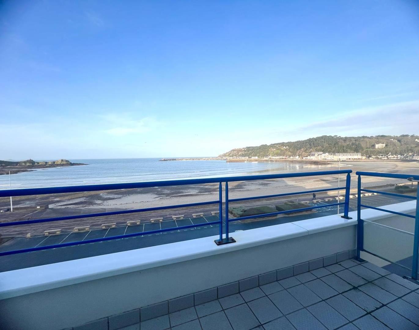 514 - Appartement 1 Chambre Vue Mer En Bordure De La Plage Du Centre D'Erquy Bagian luar foto
